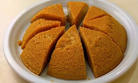 வாயில் வைத்ததும் கரைந்துவிடும் கருப்பட்டி வட்டலாப்பம்