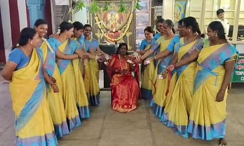 திருவேற்காடு கோவிலில் ரீல்ஸ் வீடியோ எடுத்த பெண் பணியாளர்கள்- பக்தர்கள் கடும் கண்டனம்