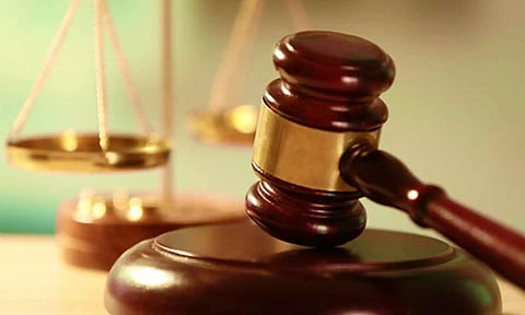 மயிலாடுதுறை வாக்குச்சாவடி முன்பு சாலை மறியல் : பா.ம.க. மாவட்டதலைவர் உள்பட 100 பேர் மீது வழக்கு பதிவு