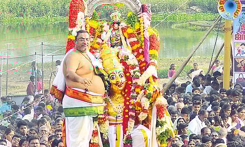 மதுரை சித்திரை திருவிழா: கள்ளழகர் மண்டூக முனிவருக்கு சாப விமோசனம் அளித்த காட்சி