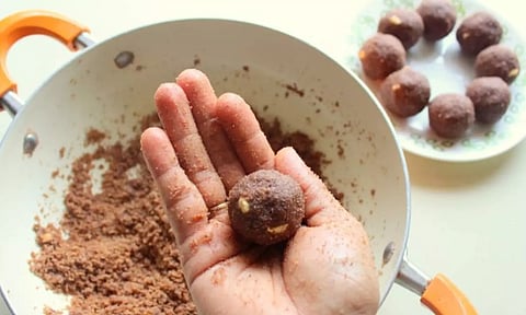 ஊட்டச்சத்து நிறைந்த கேழ்வரகு உருண்டை