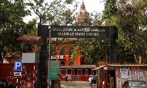 பள்ளி குழந்தைகளுக்கு தண்டனை- கடும் நடவடிக்கை தேவை: சென்னை ஐகோர்ட்