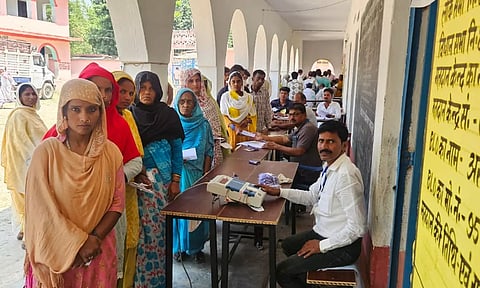 பாராளுமன்ற 2-ம் கட்ட தேர்தல்: 5 மணி நிலவரப்படி 64 சதவீதம் வாக்குகள் பதிவு