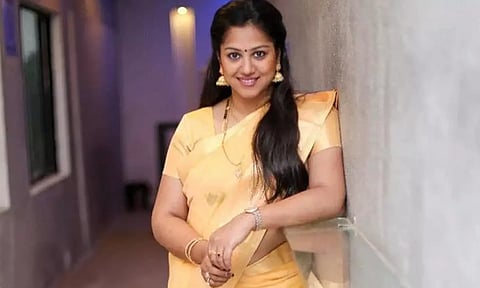 "சுந்தரா டிராவல்ஸ்" பட நடிகை மீது மீண்டும் போலீசில் புகார்