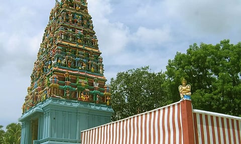 குருவிற்கு காட்சி கொடுத்த பெருமாள்-குருவித்துறை ஸ்தலம்