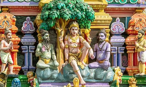 தட்சிணாமூர்த்தி சிவவடிவம்.... குரு கிரக வடிவம்.... இருவரும் வேறு!