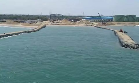 வீராணம் ஏரி வறண்ட நிலையில் சென்னை குடிநீர் தேவைக்கு உதவும் நெம்மேலி கடல் குடிநீர் திட்டம்