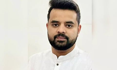 பிரஜ்வல் ரேவண்ணாவுக்கு எதிராக ப்ளூ கார்னர் நோட்டீஸ்- கர்நாடக அரசு கடிதம்