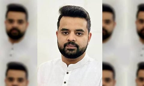 துபாயில் இருந்து பிரஜ்வல் ரேவண்ணா பெங்களூர் வருவதாக தகவல்