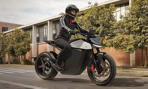 எலெக்ட்ரிக் ஸ்போர்ட்ஸ் பைக் உருவாக்கும் ஓலா எலெக்ட்ரிக் - லீக் ஆன புகைப்படம்