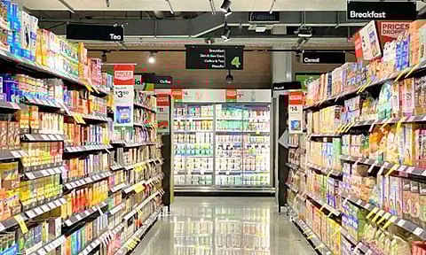 வணிக வளாக மேற்கூரையில் 1 வருடமாக வசித்த பெண்