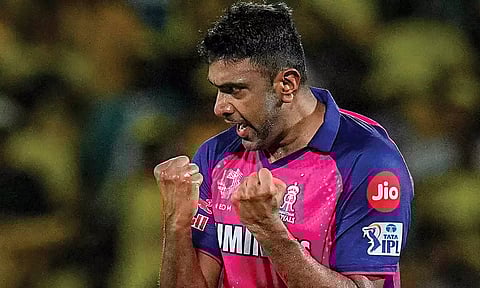 சேப்பாக்கம் மைதானத்தில் அதிக விக்கெட்டுகள் - முதலிடத்தை தக்க வைத்துக் கொண்ட அஸ்வின்