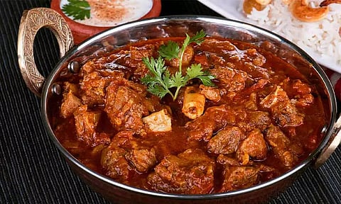 கொஞ்சம் வித்தியாசமாக, ஆந்திரா மட்டன் கிரேவி இப்படி செய்துபாருங்க!