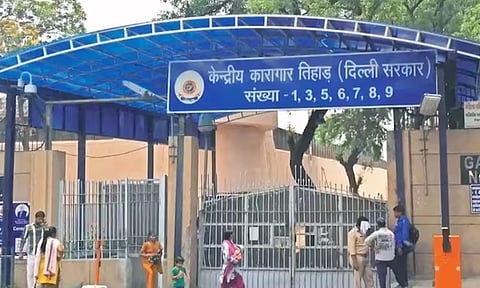 ஏர்போர்ட், பள்ளிகளைத் தொடர்ந்து திகார் சிறைக்கு வெடிகுண்டு மிரட்டல்