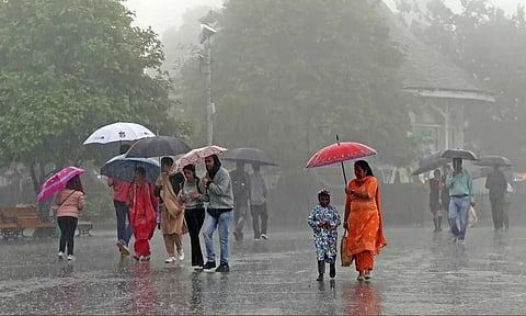 சென்னை உள்பட 11 மாவட்டங்களில் அடுத்த 3 மணி நேரத்திற்கு மழை நீடிக்கும்