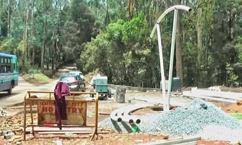 நீலகிரியில் தொட்டபெட்டா-பைக்காரா படகு இல்லம் மூடல்: சுற்றுலா பயணிகள் அதிருப்தி