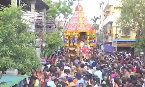 வைகாசி விசாகத் திருவிழா: வடபழனி முருகன் கோவிலில் தேரோட்டம்