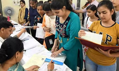 அரசு கலைக் கல்லூரிகள் ரேங்க் பட்டியல் 27-ந் தேதி வெளியாகிறது- முதல் கட்ட கலந்தாய்வு ஜூன் 10-ந் தேதி தொடக்கம்