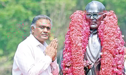 தமிழர் தந்தை சி.பா.ஆதித்தனார் நினைவு நாள்- சிலைக்கு தலைவர்கள் மாலை அணிவித்து மரியாதை