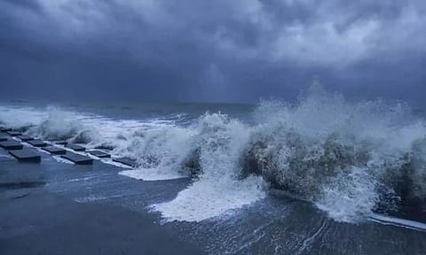 கரையைக் கடந்தது ரீமால் புயல்
