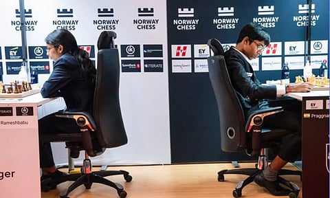 நார்வே செஸ் தொடரில் அக்கா, தம்பி முதல் இடம்: ரசிகர்கள் மகிழ்ச்சி