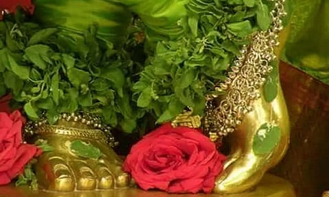 ஏகாதசி விரதத்துக்கு 7 முறை துளசி இலை