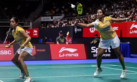 சிங்கப்பூர் ஓபன் பேட்மிண்டன்: காலிறுதிக்கு முன்னேறியது இந்திய ஜோடி