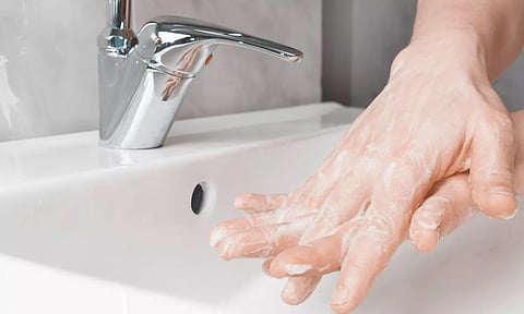 சுகாதாரத்தை கடைப்பிடித்து ஆரோக்கியமாக வாழ்வோம்