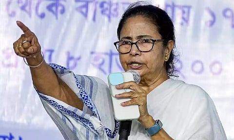 கருத்துக்கணிப்புகள் `2 மாதங்களுக்கு முன்பே வீட்டில் தயாரிக்கப்பட்டவை' - மம்தா பானர்ஜி கிண்டல்