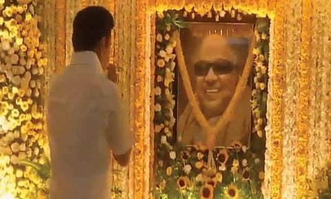 கருணாநிதி 101-வது பிறந்த நாள்: கோபாலபுரம் இல்லத்தில் மு.க.ஸ்டாலின் மரியாதை