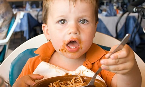 குழந்தைகளுக்கு மறந்தும் கொடுக்கவே கூடாத உணவுகள்!