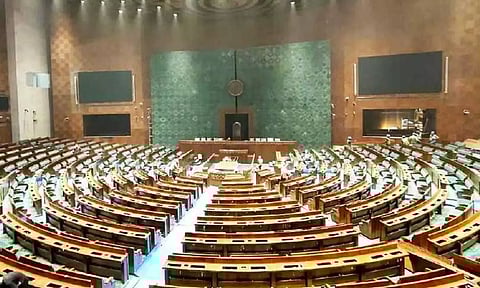 எம்.பி.க்களுக்கு மாத சம்பளத்துடன் இவ்வளவு சலுகைகளா? வெளியான முழு லிஸ்ட்..!