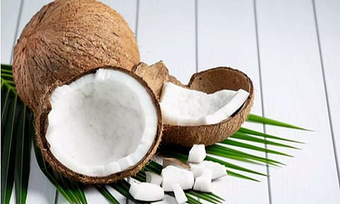 தேங்காயில் இவ்வளவு சத்துக்கள் இருக்கா?