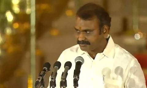 மத்திய இணை மந்திரியாக பதவியேற்றார் எல்.முருகன்