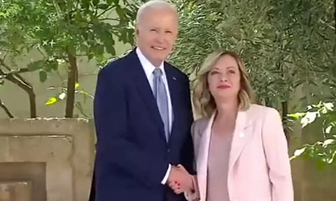 ஜி7 மாநாடு: அமெரிக்க அதிபர் ஜோ பைடனை வரவேற்ற இத்தாலி பிரதமர்