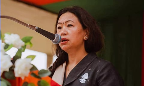 நேற்று பதவியேற்பு-இன்று ராஜினாமா: அதிரடி காட்டிய சிக்கிம் முதல் மந்திரி மனைவி