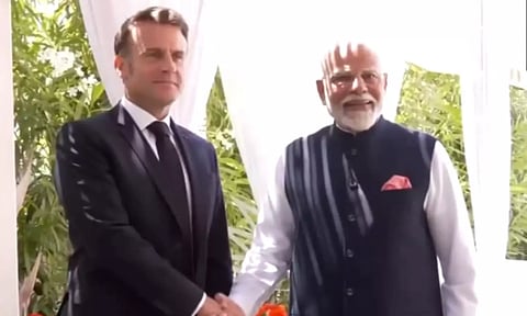 ஜி7 மாநாடு: பிரான்ஸ் அதிபருடன் பிரதமர் மோடி சந்திப்பு