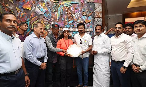 கோவை தடகள வீராங்கனை நௌஷீன் பானுசந்த்தை வாழ்த்திய உதயநிதி ஸ்டாலின்