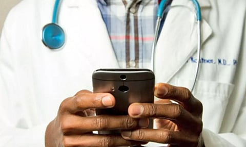 நோயை கண்டுபிடிக்க டாக்டருக்கு உதவிய வேலைக்கார பெண்