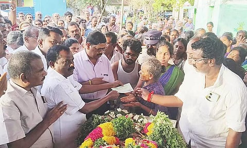 குவைத் தீ விபத்தில் உயிரிழந்த பரமக்குடியை சேர்ந்தவரின் குடும்பத்தினருக்கு ரூ.5 லட்சம் நிதியுதவி