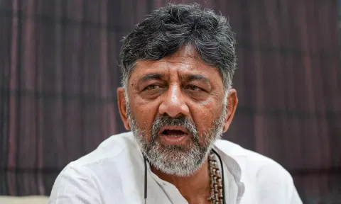 லட்சக்கணக்கான மாணவர்களின் எதிர்காலத்தை கேள்விக்குறியாக்கும் நீட்- டி.கே.சிவக்குமார்