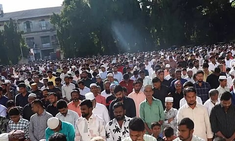 தமிழகத்தில் பக்ரீத் பண்டிகை கோலாகல கொண்டாட்டம்: இஸ்லாமியர்கள் சிறப்பு தொழுகை