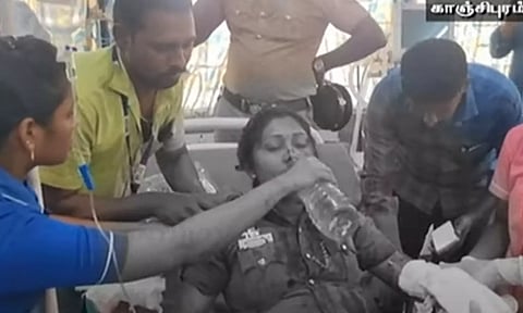 இணைந்து வாழ மறுத்ததால் பெண் காவலருக்கு அரிவாள் வெட்டு- கணவர் வெறிச்செயல்