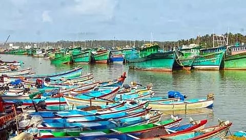 3-வது நாளாக மீனவர்கள் கடலுக்குச் செல்ல தடை