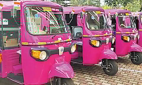 சென்னையில் பெண்களின் பாதுகாப்புக்காக இளஞ்சிவப்பு ஆட்டோக்கள்