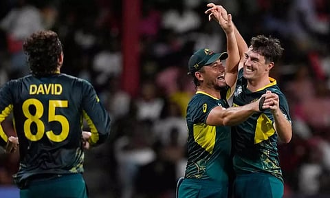 டி20 உலகக்கோப்பை: 2 முறை ஹாட்ரிக் விக்கெட் வீழ்த்தி உலக சாதனை படைத்த பேட் கம்மின்ஸ்