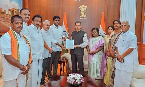 கள்ளக்குறிச்சி விவகாரம்: அண்ணாமலை தலைமையில் தமிழக பாஜக-வினர் ஆளுநருடன் சந்திப்பு