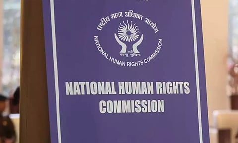 கள்ளச்சாராய விவகாரம்- தமிழக அரசுக்கு நோட்டீஸ் அனுப்பிய மனித உரிமை ஆணையம்