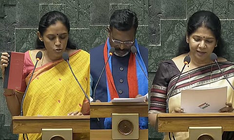 தமிழில் பதவி ஏற்றுக் கொண்ட தமிழக எம்.பி.க்கள்