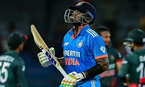 டி20 பேட்ஸ்மேன் தரவரிசை- நம்பர் 1 இடத்தை இழந்த சூர்யகுமார் யாதவ்